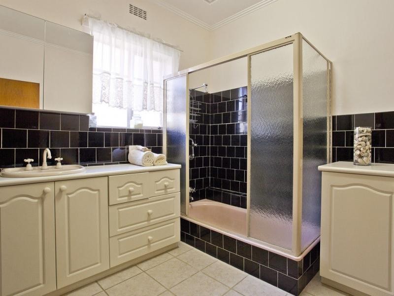 11 Tate Street, Pascoe Vale South VIC 3044