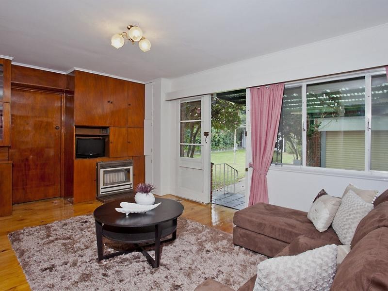 12 Wood Street, Strathmore VIC 3041