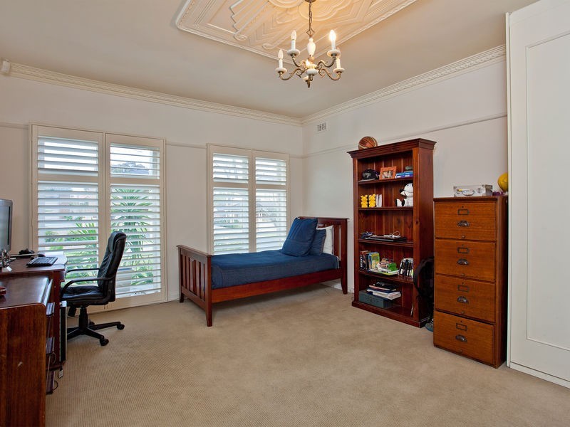 23 Magdala Avenue, Strathmore VIC 3041