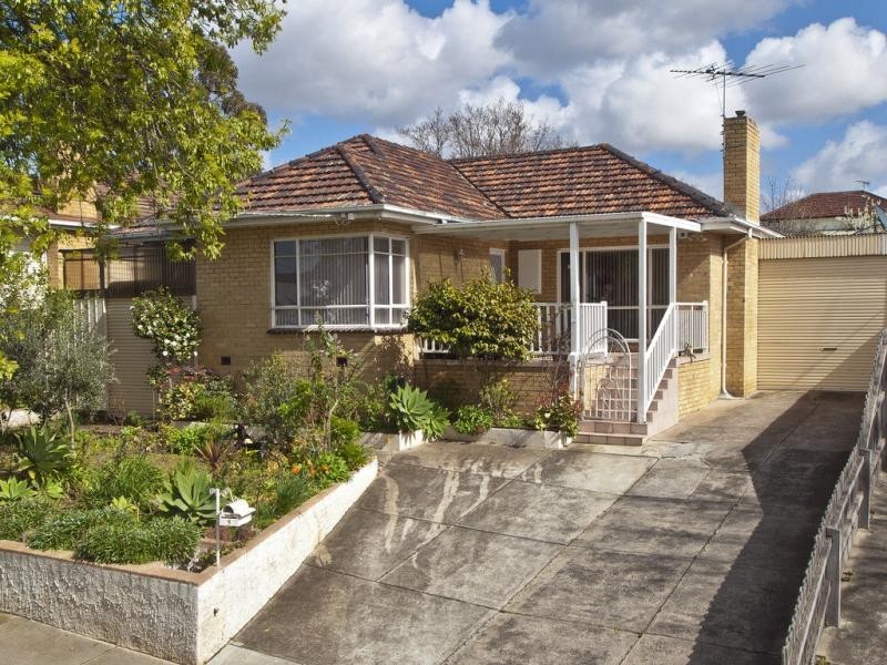 9 Esmale Street, Strathmore VIC 3041