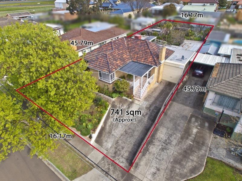 9 Esmale Street, Strathmore VIC 3041