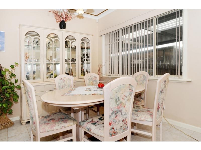 9 Esmale Street, Strathmore VIC 3041