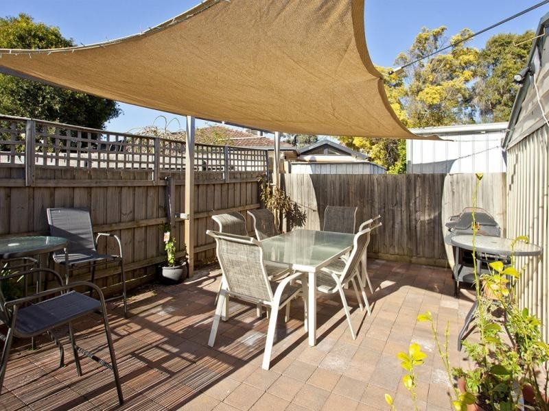 16 Boeing Road, Strathmore Heights VIC 3041