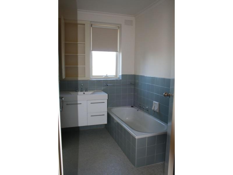 10/23 Brewster Street, Essendon VIC 3040