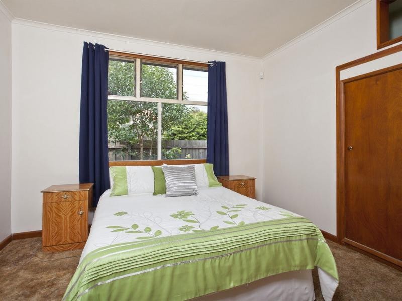 13 Brosnan Crescent, Strathmore VIC 3041
