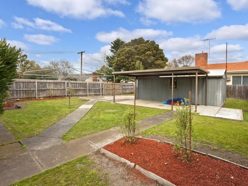 13 Brosnan Crescent, Strathmore VIC 3041