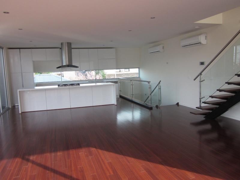 1/87 Bulla Road, Essendon VIC 3040