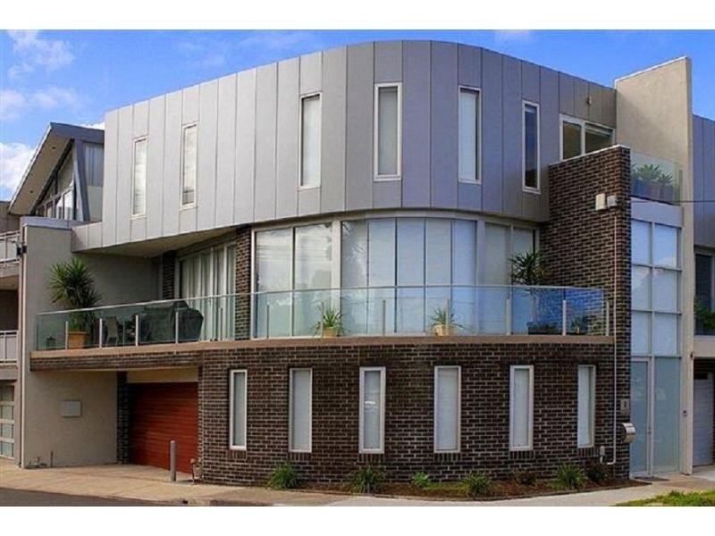 1 Wallace Crescent, Essendon VIC 3040
