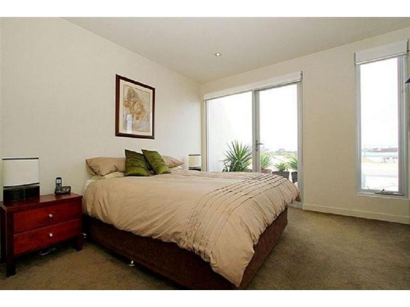 1 Wallace Crescent, Essendon VIC 3040