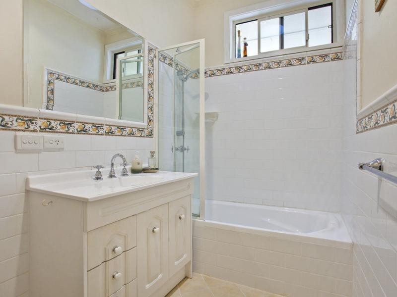 7 Raleigh Grove, Essendon North VIC 3041