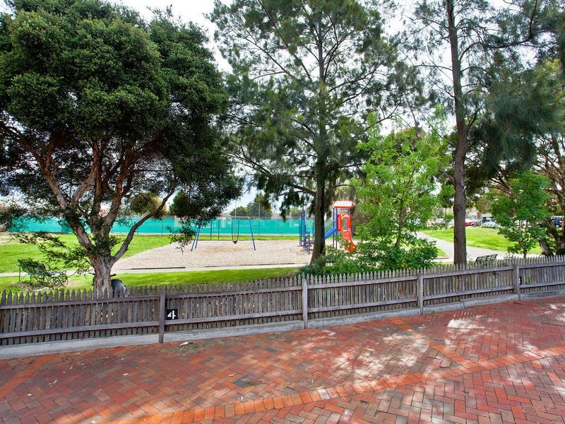 3/17 Royal Avenue, Essendon North VIC 3041