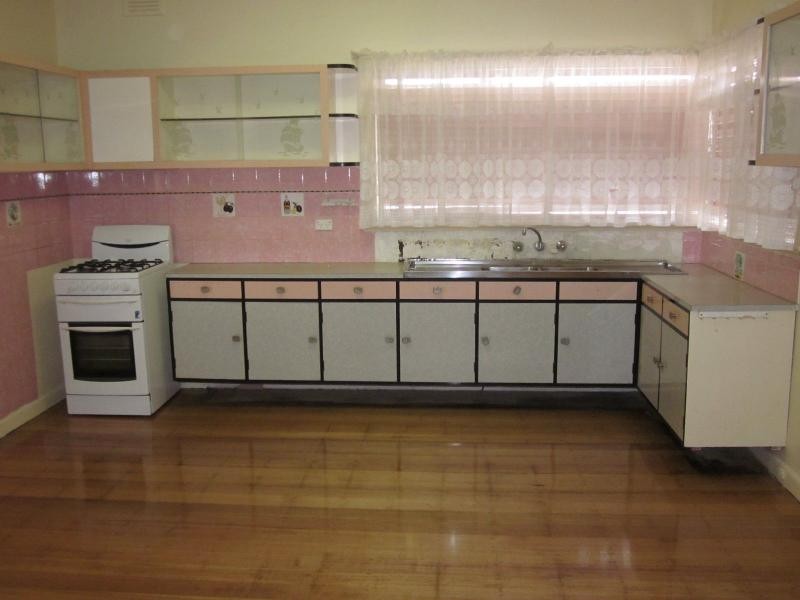 8 James Street, Fawkner VIC 3060