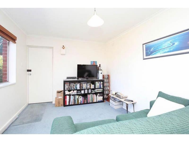 15/13 Hopetoun Avenue, Brunswick VIC 3056