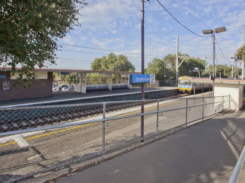 16 Bournian Avenue, Strathmore VIC 3041