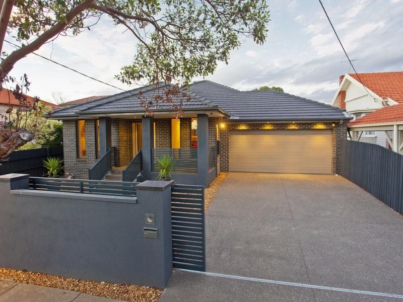 12 Holyrood Avenue, Strathmore VIC 3041
