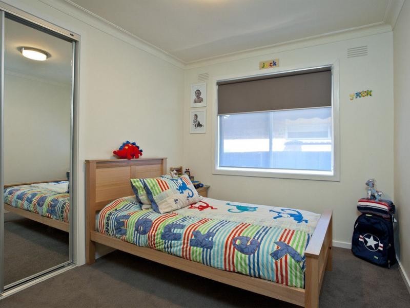 12 Holyrood Avenue, Strathmore VIC 3041