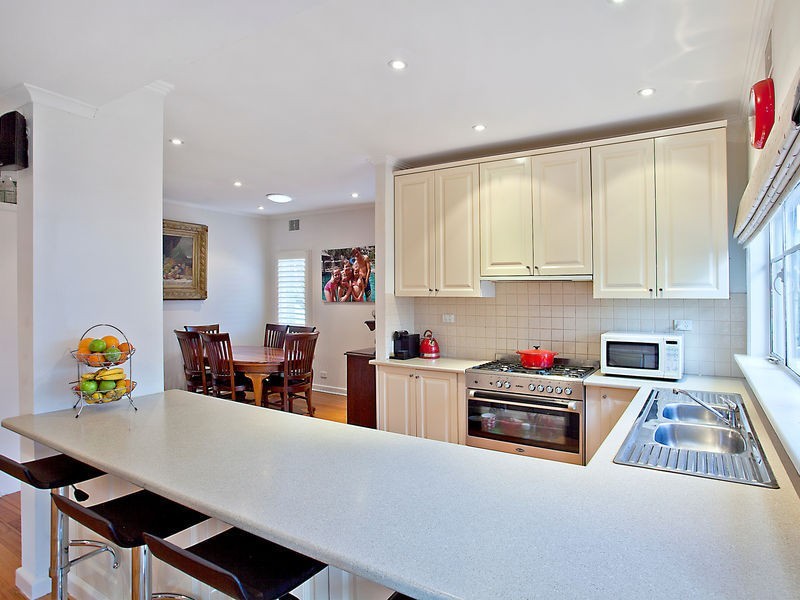 23 MAGDALA Avenue, Strathmore VIC 3041