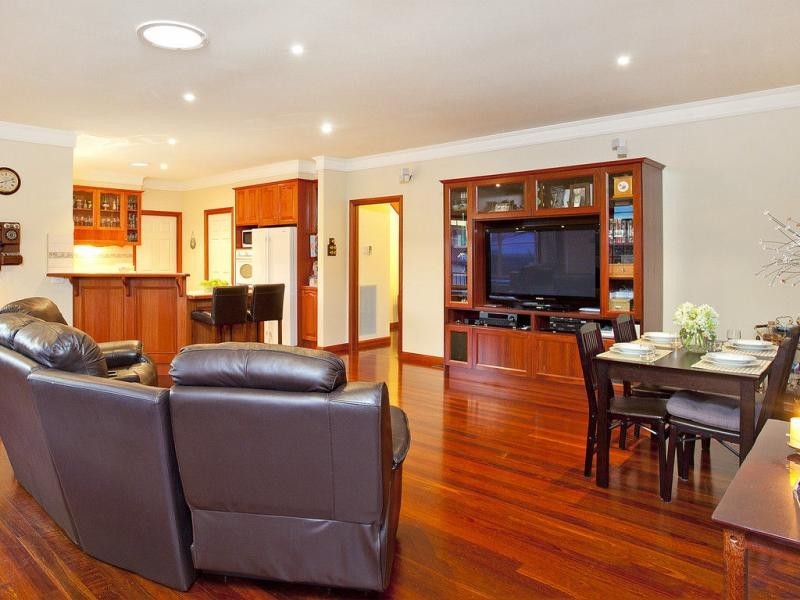 24 Botanic Drive, Hillside VIC 3037