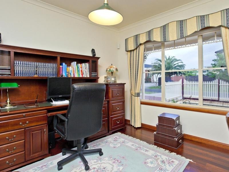 24 Botanic Drive, Hillside VIC 3037