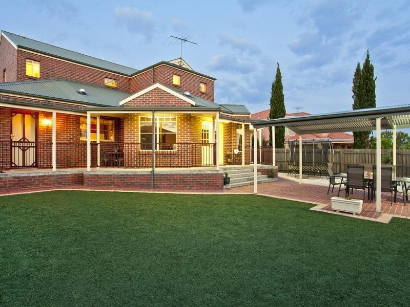 24 Botanic Drive, Hillside VIC 3037