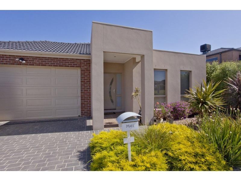 16 Wisteria Avenue, Craigieburn VIC 3064