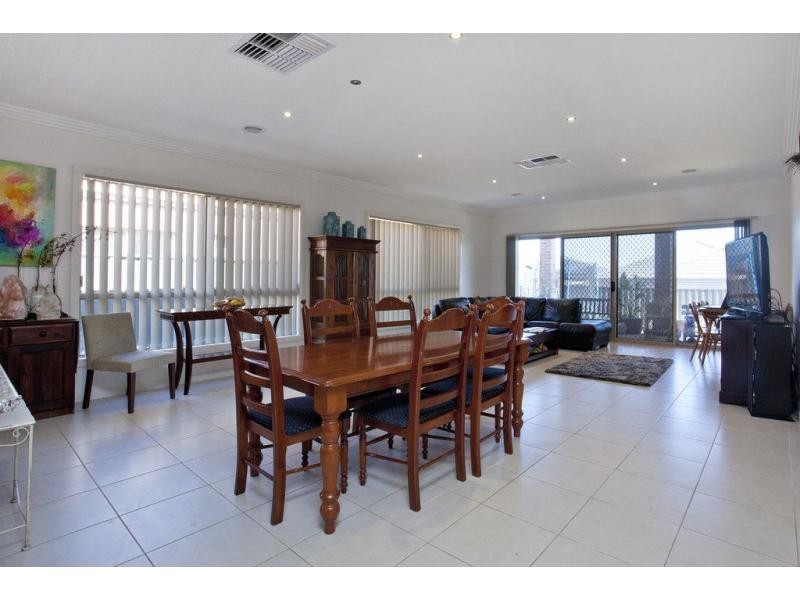 16 Wisteria Avenue, Craigieburn VIC 3064