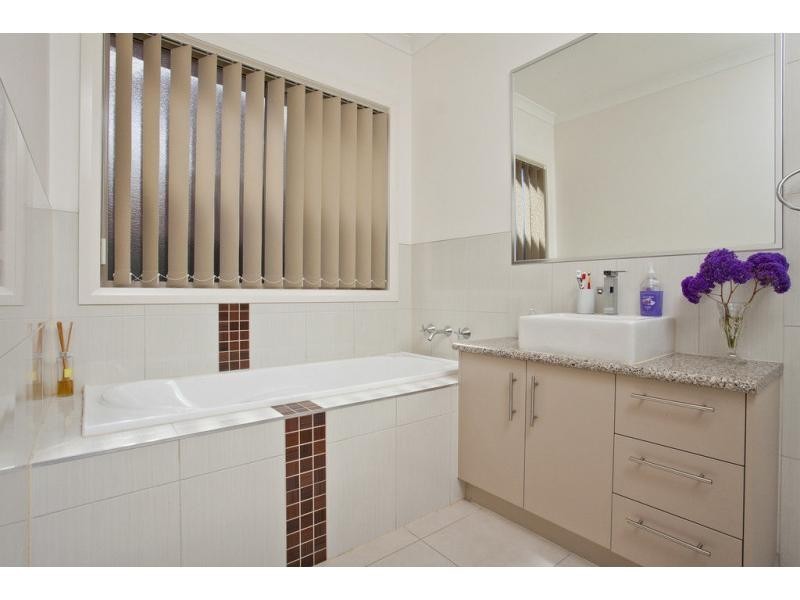 16 Wisteria Avenue, Craigieburn VIC 3064