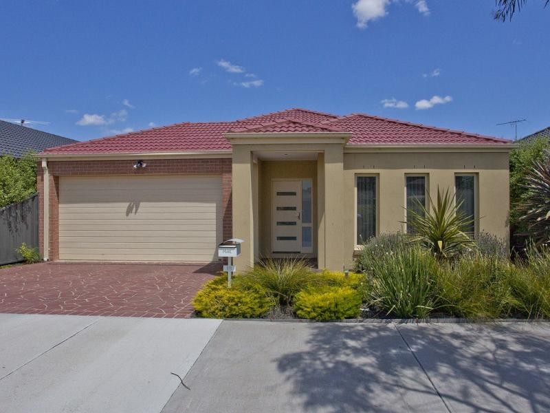 18 Wisteria Avenue, Craigieburn VIC 3064