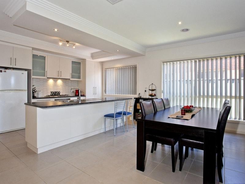 18 Wisteria Avenue, Craigieburn VIC 3064