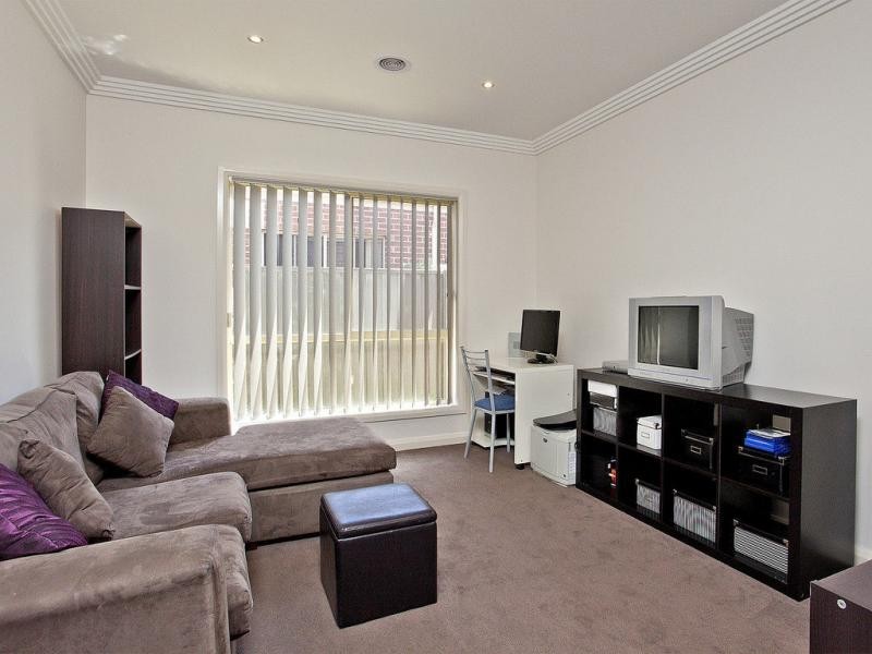 18 Wisteria Avenue, Craigieburn VIC 3064