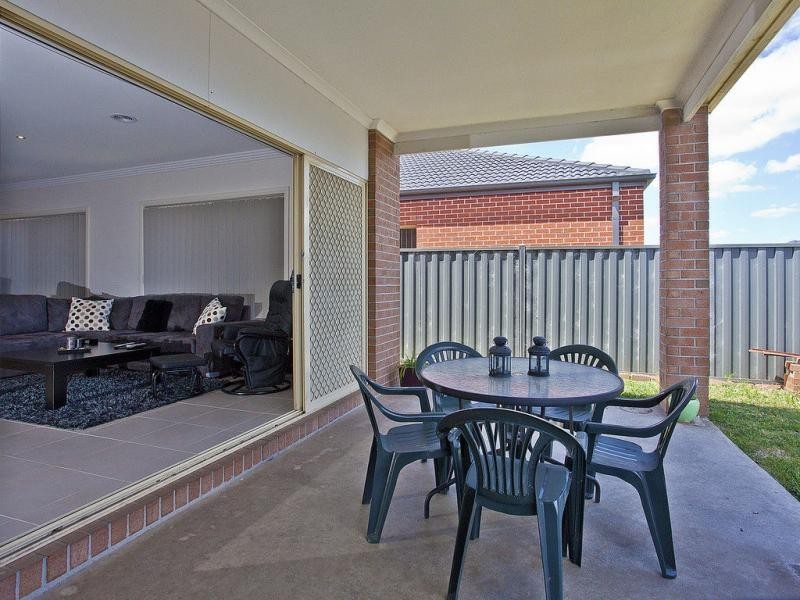 18 Wisteria Avenue, Craigieburn VIC 3064
