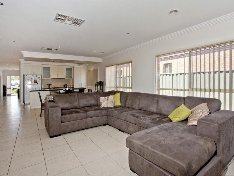 20 Wisteria Avenue, Craigieburn VIC 3064