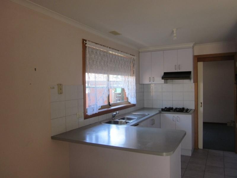 2/11 Elgata Close, Meadow Heights VIC 3048