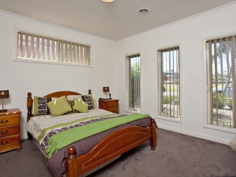 20 Wisteria Avenue, Craigieburn VIC 3064