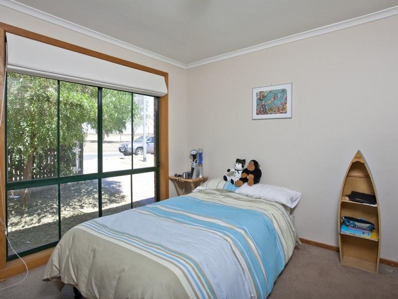 1/160 Lebanon Street, Strathmore VIC 3041