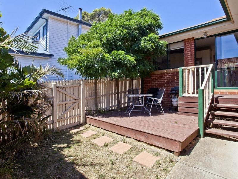 1/160 Lebanon Street, Strathmore VIC 3041