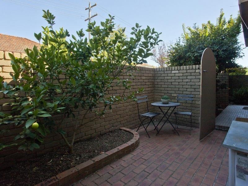 2/76 Baroda Street, Ascot Vale VIC 3032