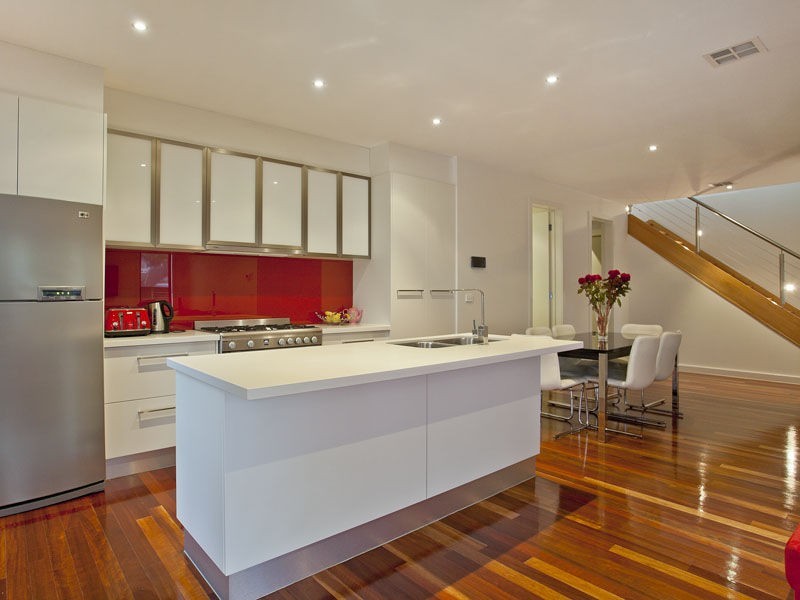 2 Orange Grove, Essendon North VIC 3041