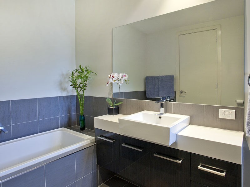 2 Orange Grove, Essendon North VIC 3041