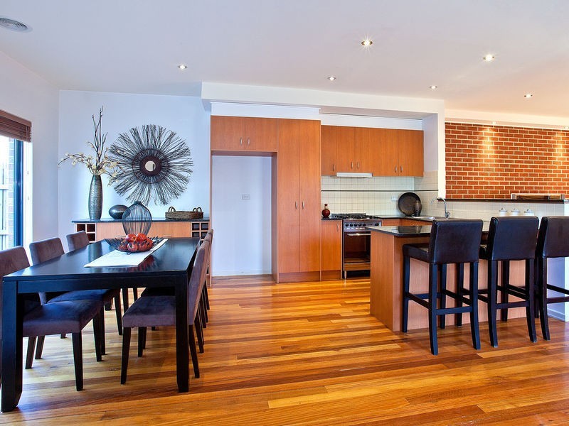 6/2 Kendall Street, Essendon VIC 3040