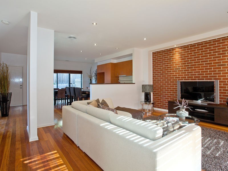 6/2 Kendall Street, Essendon VIC 3040