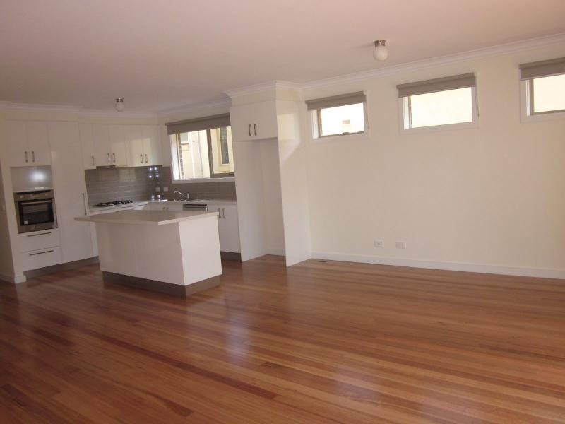 32A Strathnaver Avenue, Strathmore VIC 3041