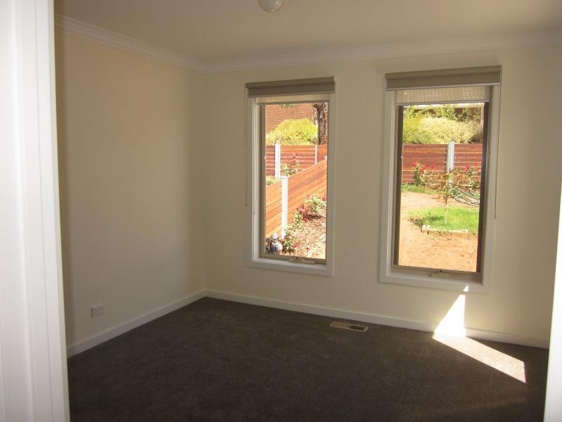 32A Strathnaver Avenue, Strathmore VIC 3041