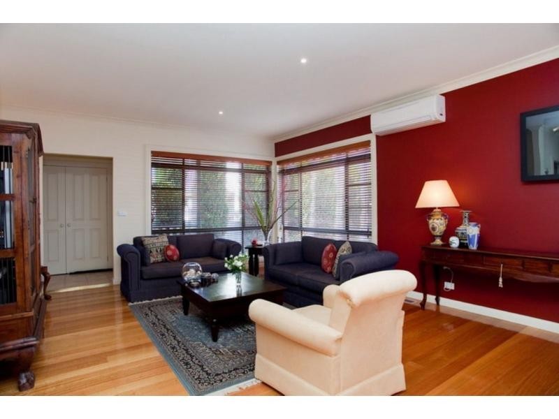 2/82 Vida Street, Aberfeldie VIC 3040