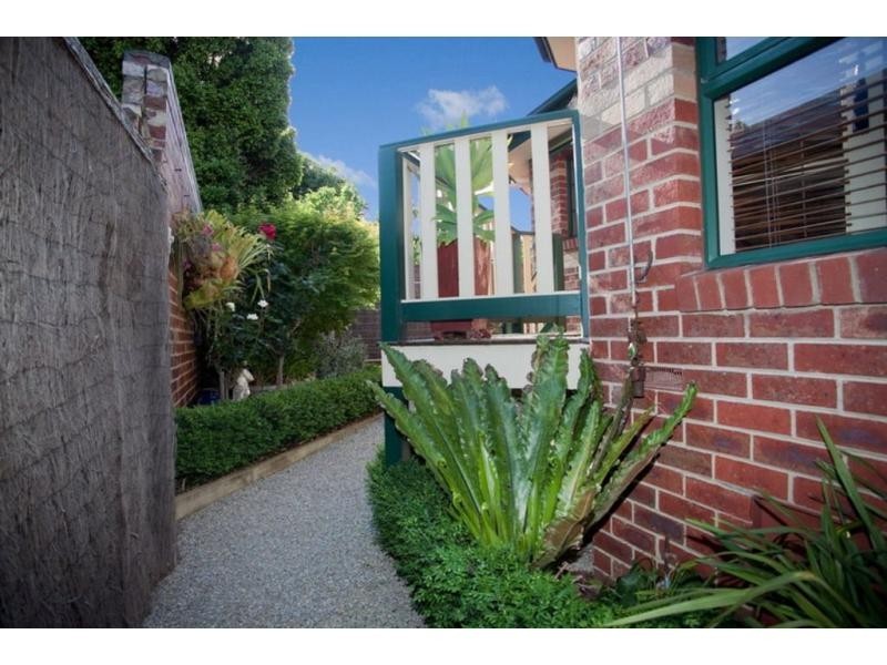 2/82 Vida Street, Aberfeldie VIC 3040