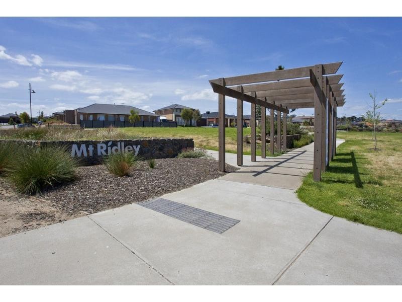 16 Wisteria Avenue, Craigieburn VIC 3064