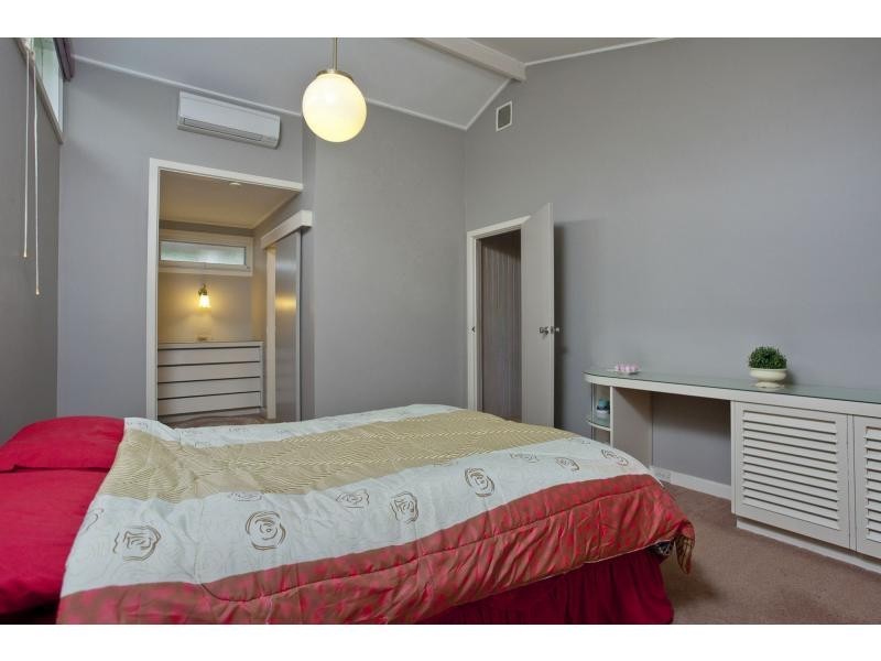 1 Willonga Street, Strathmore VIC 3041