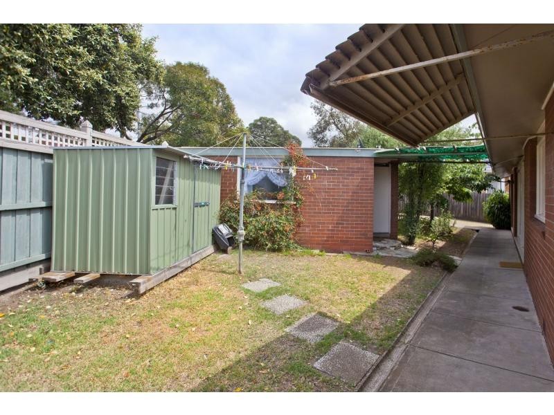 1 Willonga Street, Strathmore VIC 3041