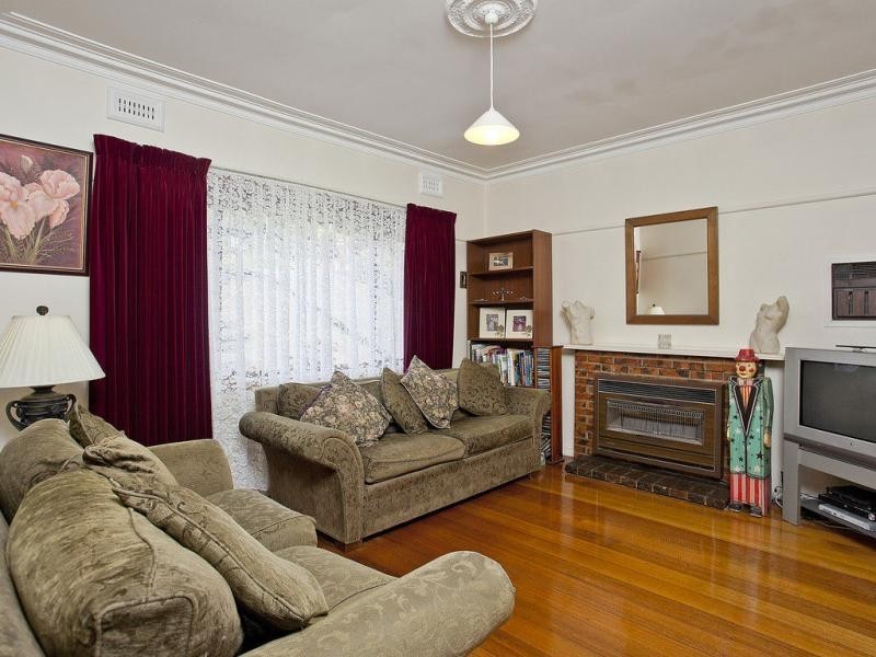 76 Willonga Street, Strathmore VIC 3041