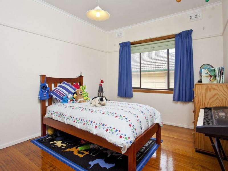 76 Willonga Street, Strathmore VIC 3041